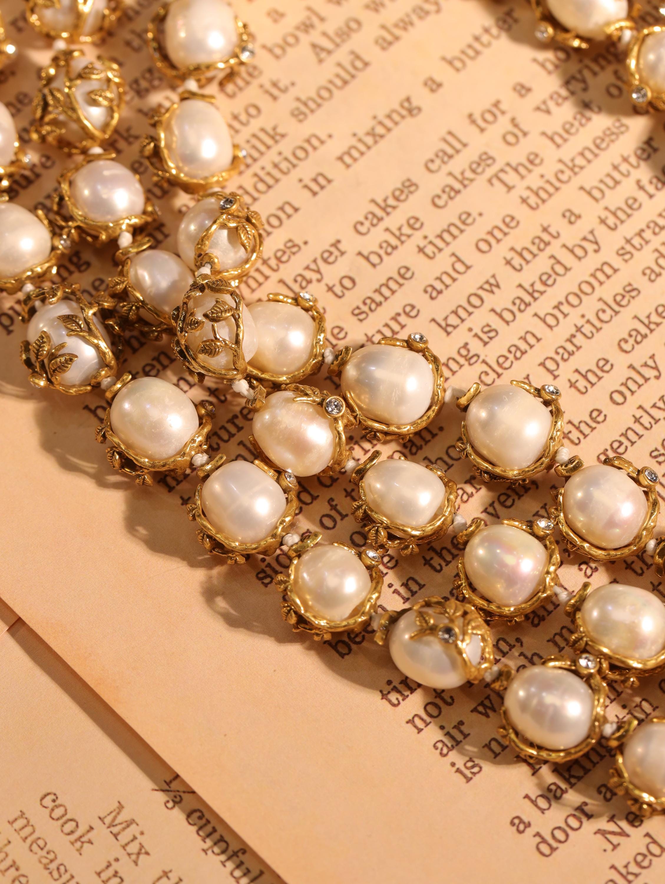 Vintage Baroque Pearl Necklace with Gold Filigree Setting | Elegant Retro Statement Jewelry