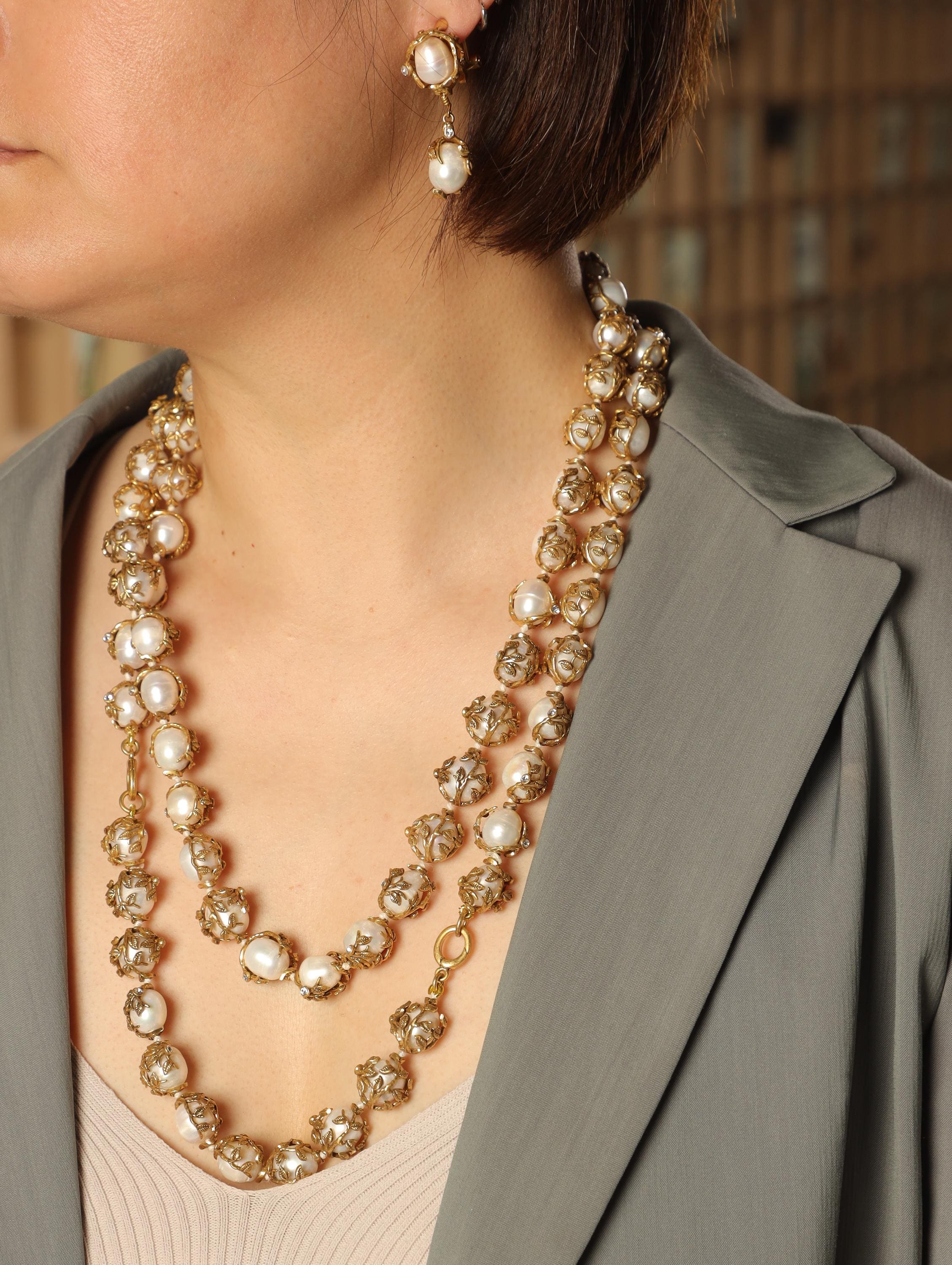 Vintage Baroque Pearl Necklace with Gold Filigree Setting | Elegant Retro Statement Jewelry