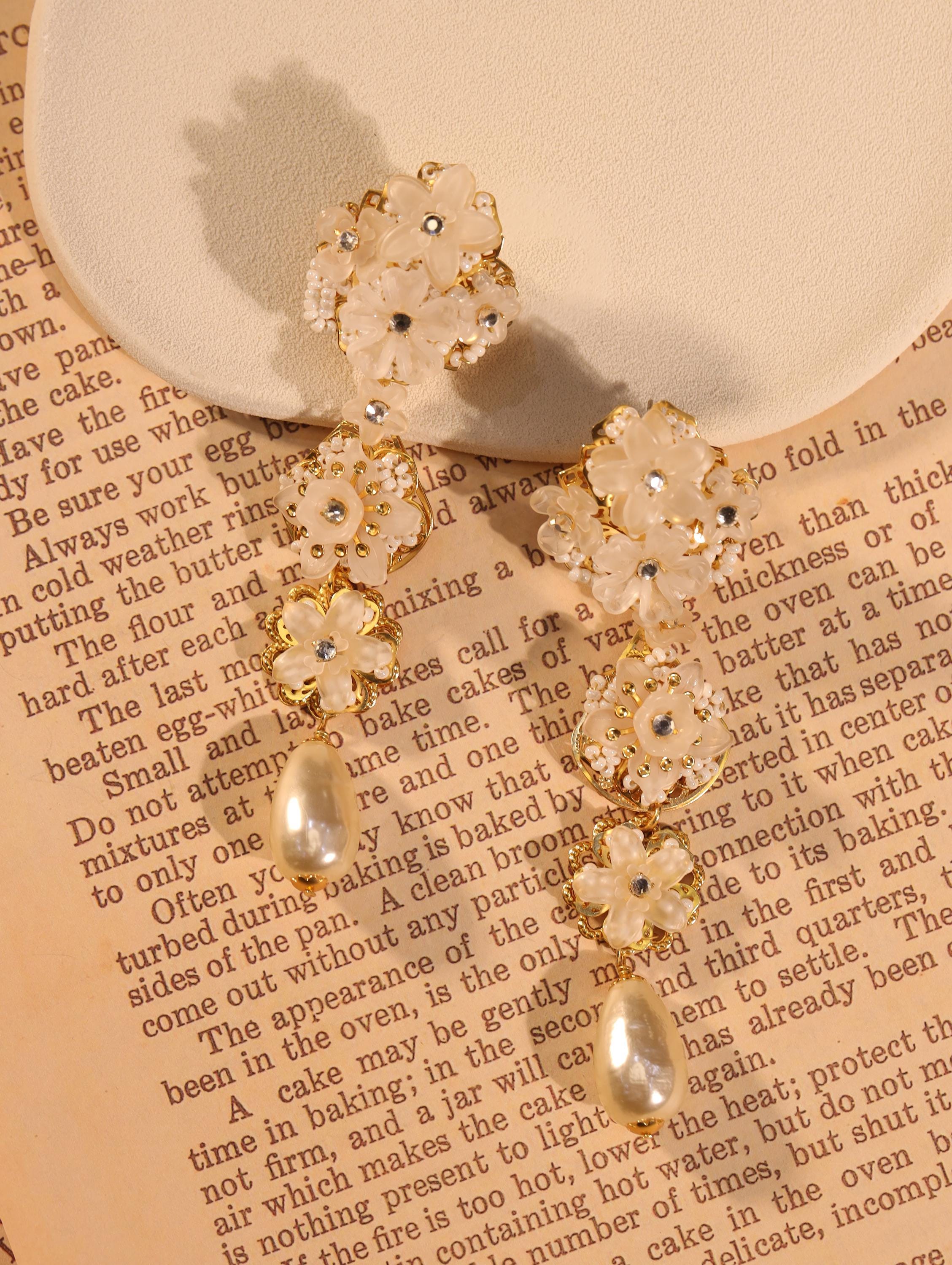 Pearl Flower Statement Necklace with Crystal Accents | Elegant Bridal Choker |vintage necklace