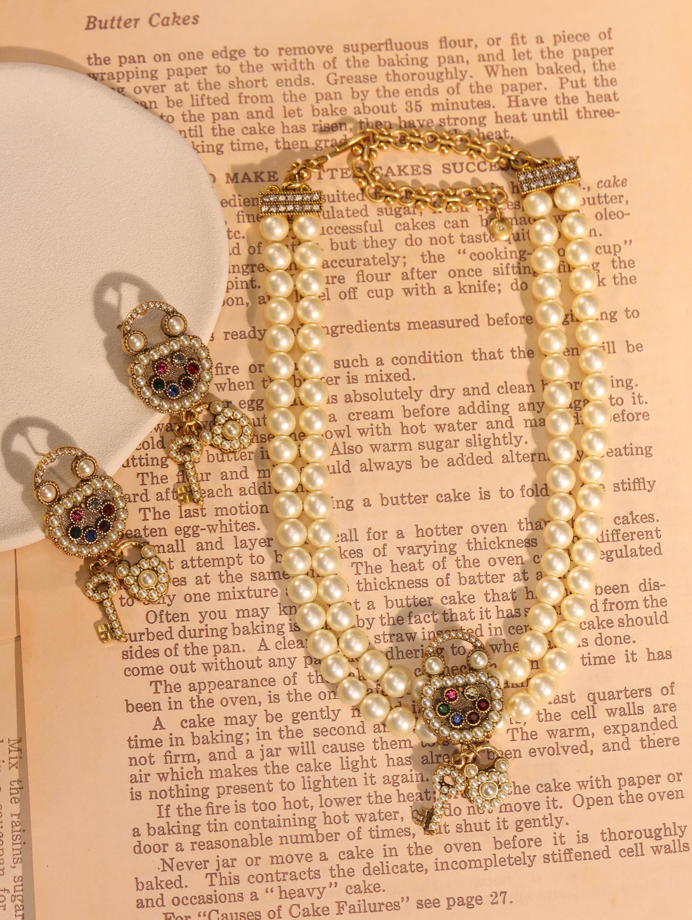 Jewelry set| Vintage Lock & Key Pearl Necklace | Retro Heart Pendant with Multicolor Crystals