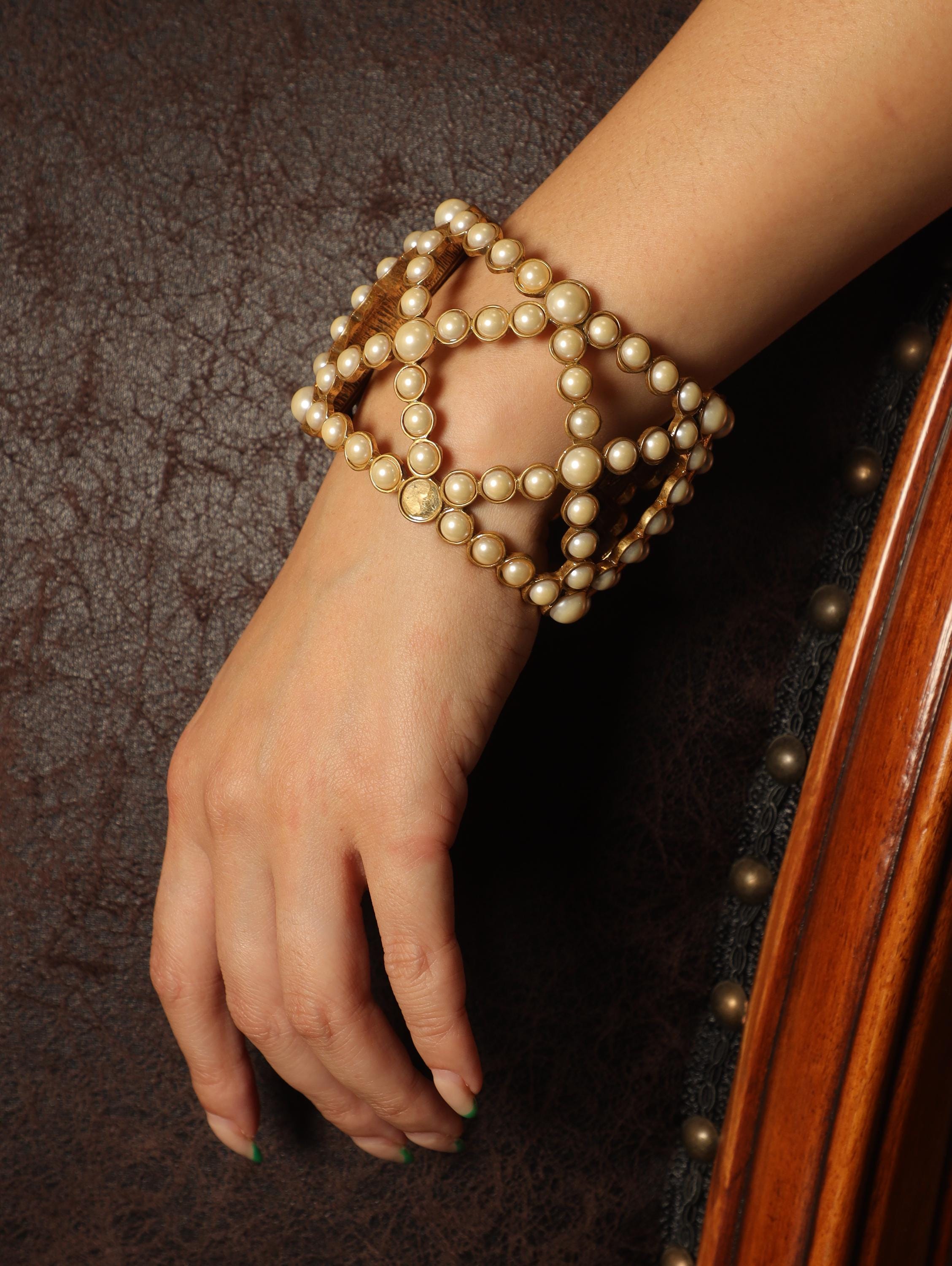Baroque Pearl Cage Cuff Bracelet  Vintage Gold Openwork Bangle, Statement Bridal Jewelry, Elegant Retro Pearl Bracelet Gift for Her