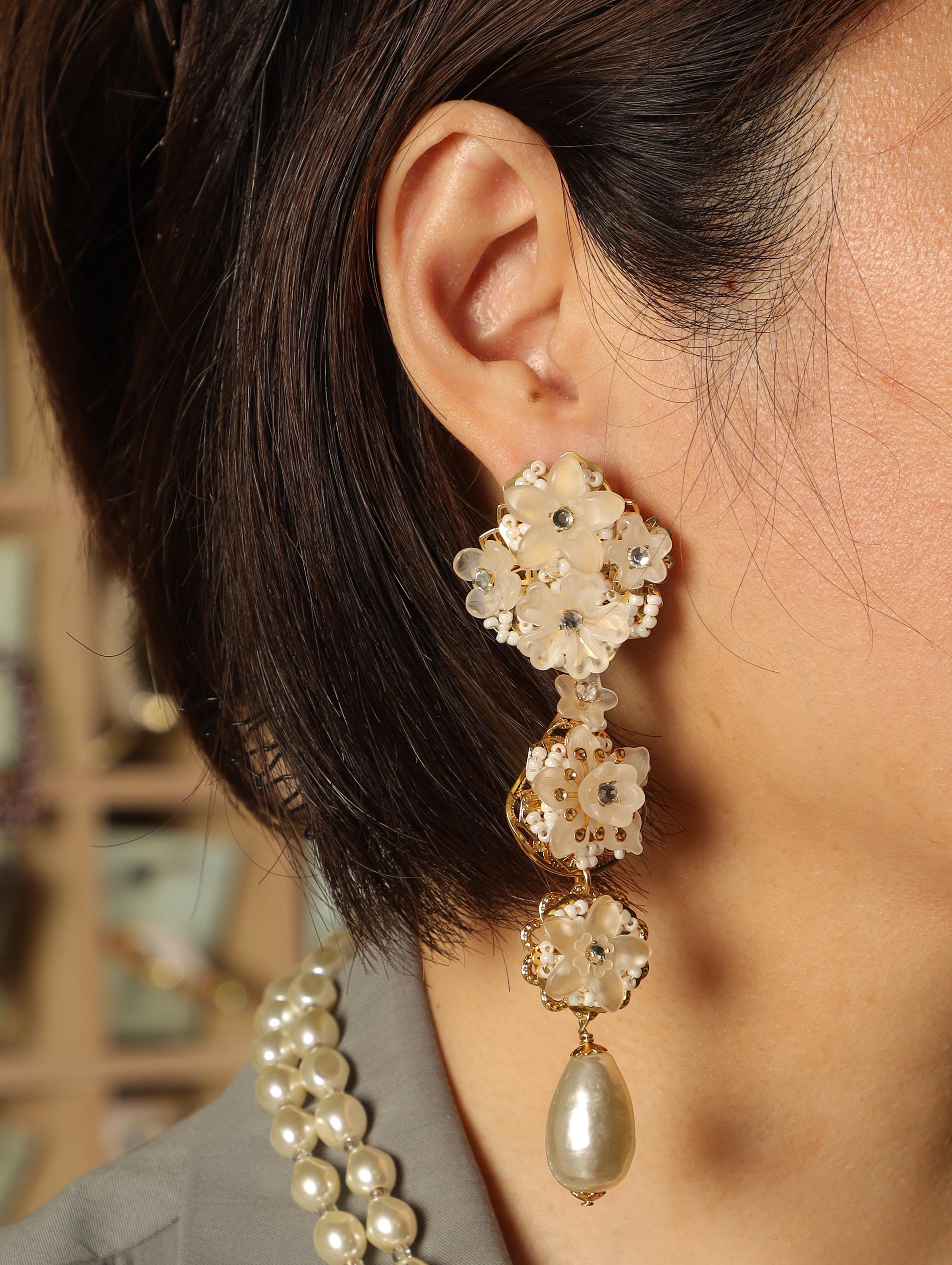 Pearl Flower Statement Necklace with Crystal Accents | Elegant Bridal Choker |vintage necklace