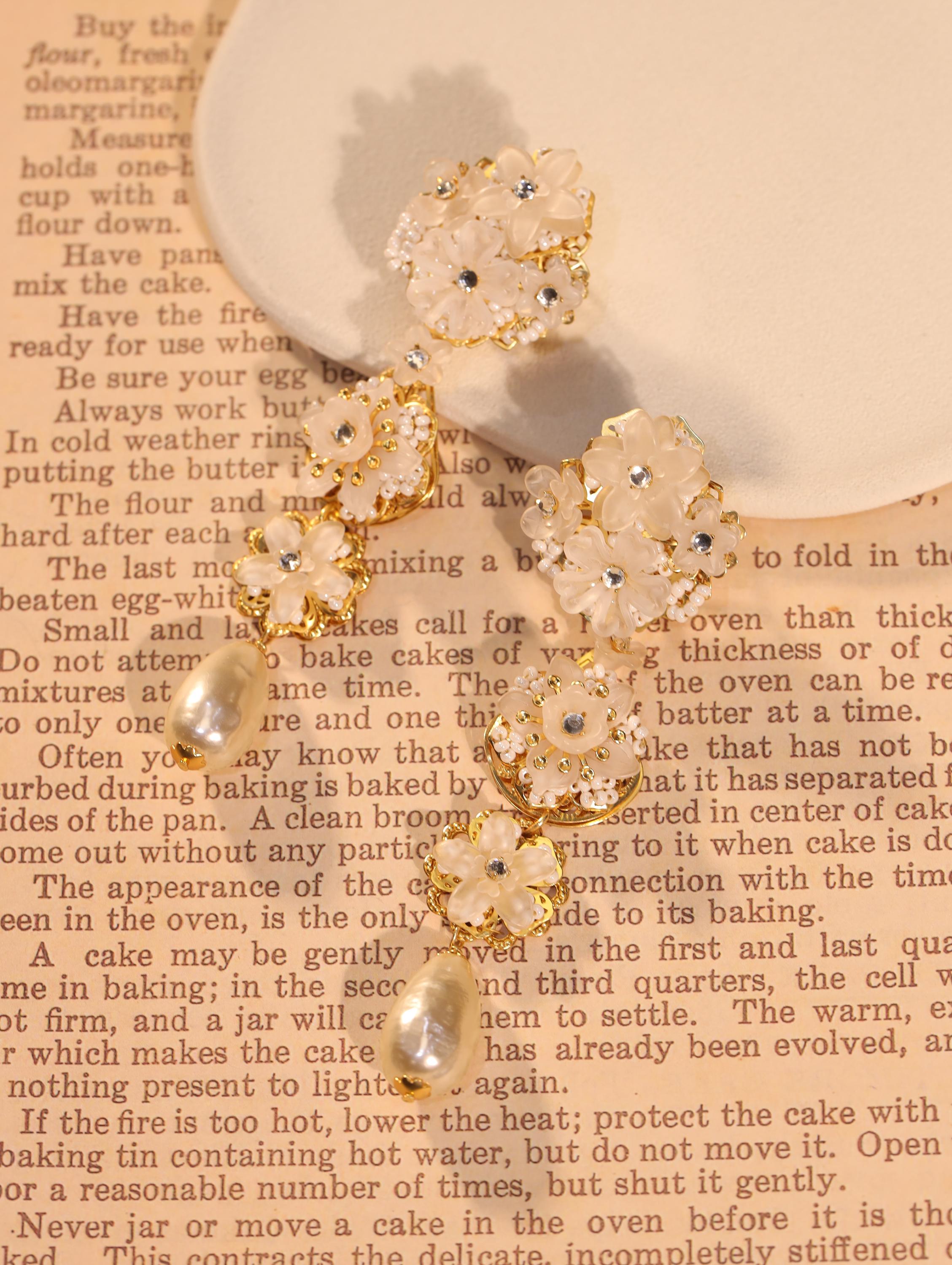 Pearl Flower Statement Necklace with Crystal Accents | Elegant Bridal Choker |vintage necklace