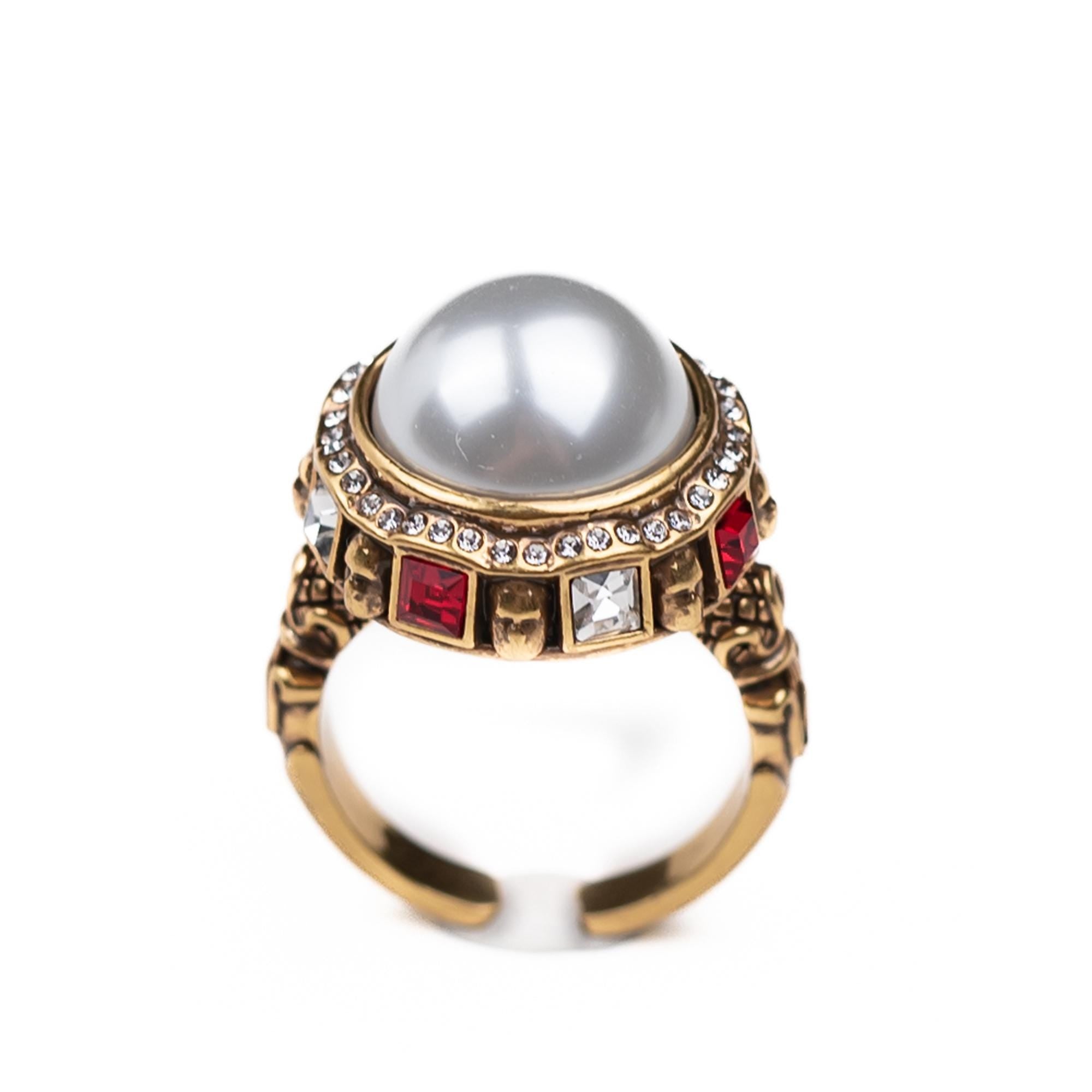 French Vintage Pearl Jewelry Set, Handmade Statement Ring & Stud Earrings, Baroque Inspired Gold Plated Jewelry for Elegant Women